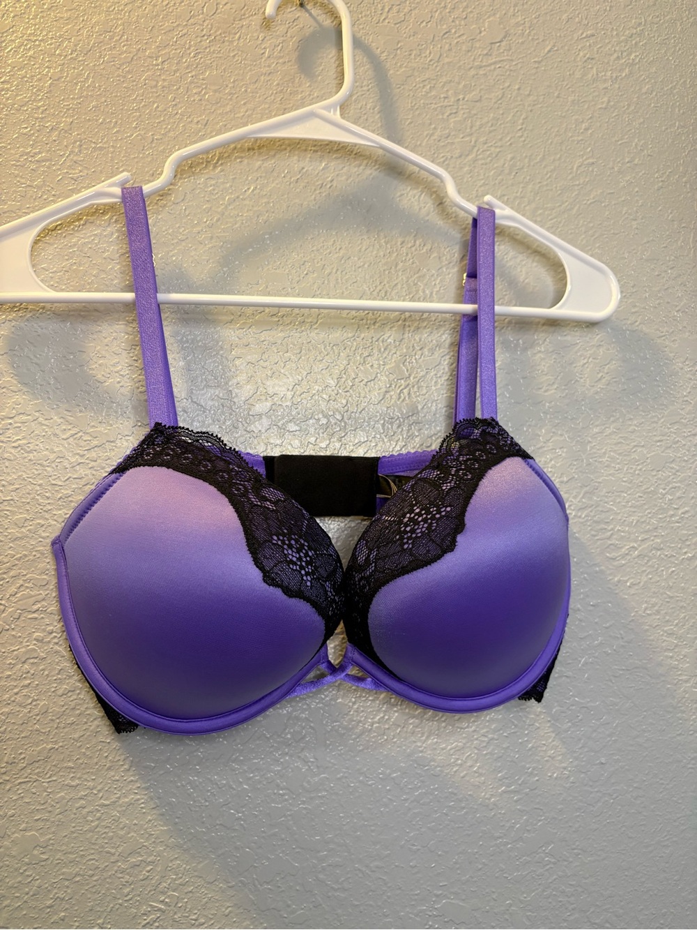 4 Victoria Secret Bras
